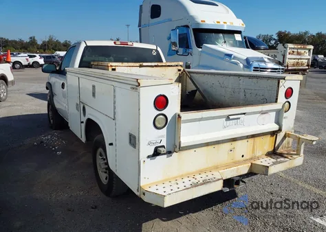 2005 Chevrolet Silverado 2500Hd Work Truck z USA, uszkodzony, nr VIN 1GBHC24U25E189977